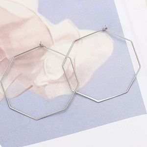 Geometric hoop earrings